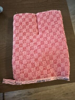 Pink Checker Knit Bathroom Cleaning Mitt